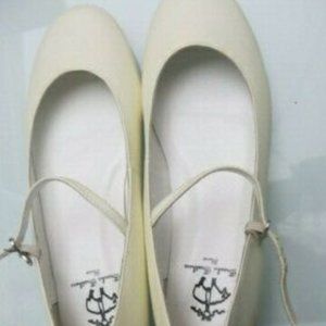 BROOKS BROTHERS NWB IVORY MARY JANE KIDS SHOES SIZE 5M